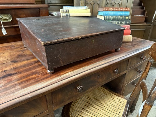 Small vintage students table - students,